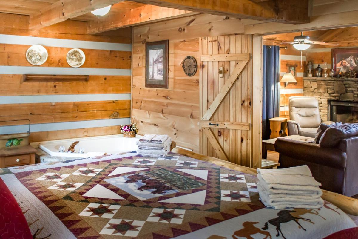 Suits Us Pigeon Forge Bagian luar foto