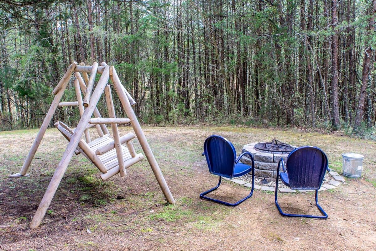 Suits Us Pigeon Forge Bagian luar foto