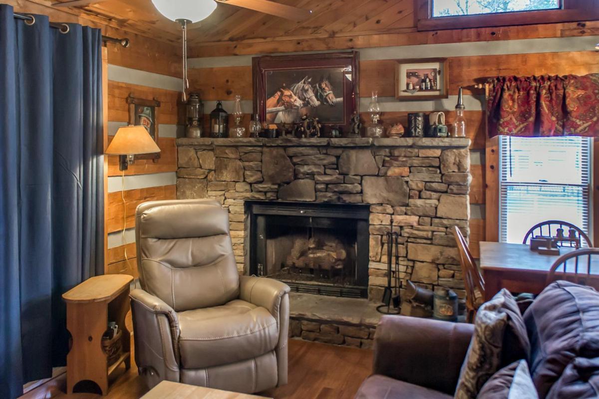Suits Us Pigeon Forge Bagian luar foto