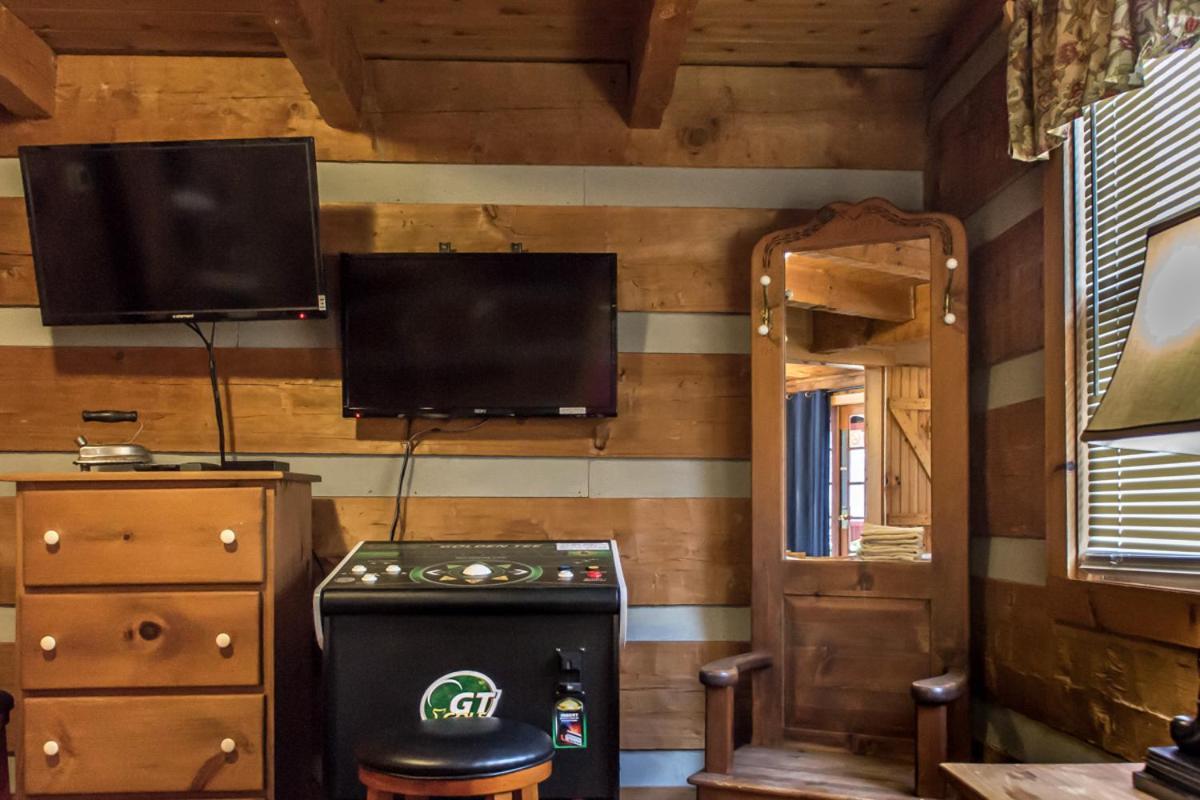 Suits Us Pigeon Forge Bagian luar foto