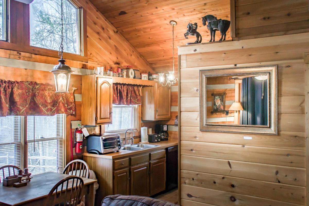 Suits Us Pigeon Forge Bagian luar foto
