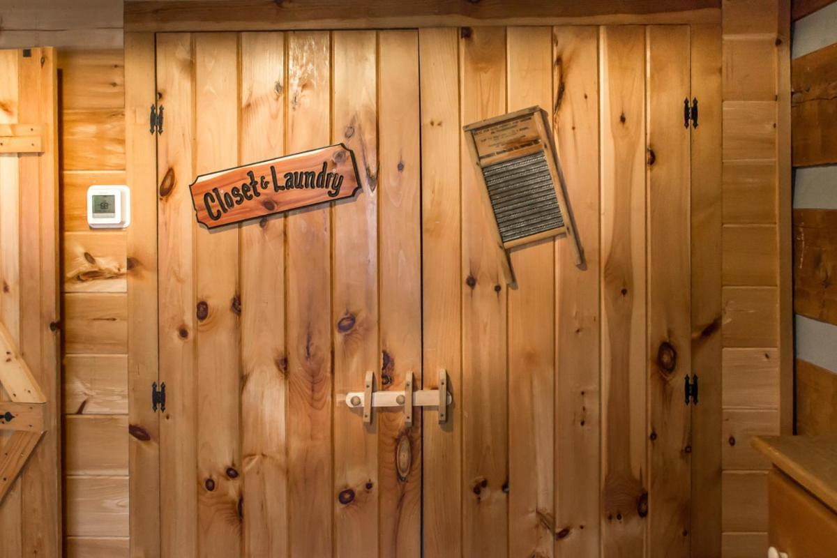 Suits Us Pigeon Forge Bagian luar foto